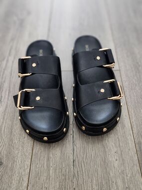 BCBG GENERATION BAMBA PLATFORM SANDALS - NWOT